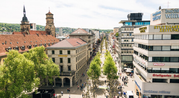 Blick auf die Fussgängerzone Stuttgart - Städtereise mit dem Bus