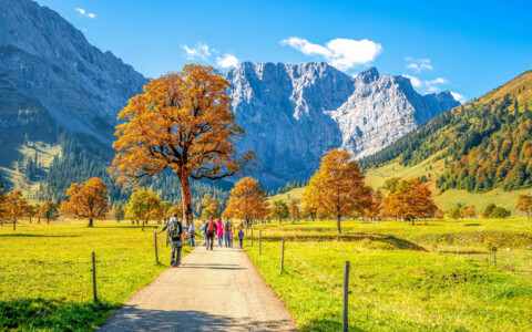 Busreisen und Gruppenreisen im Herbst
