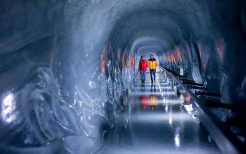 Tagesausflug zum Jungfraujoch Top of Europe - Besuchen Sie den Eispalast