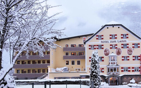 Weihnachtsreise mit Born Reisen ins ** Hotel Lamm in Tarrenz in Tirol - gemeinsam Weihnachten erleben 