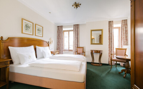 Komfortables Doppelzimmer im Hotel Bräu mit alpinem Flair und modernem Komfort