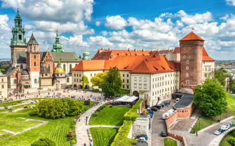 Wawel-Schloss in Krakau mit Blick auf die Weichsel