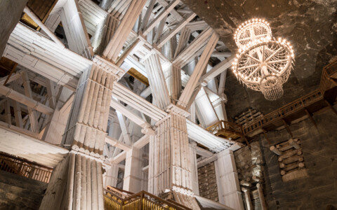 Beleuchteter Stollen im Salzbergwerk Wieliczka