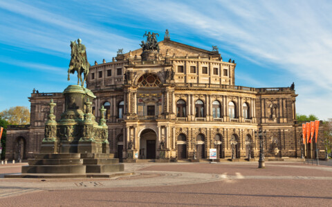 Semperoper in Dresden – eines der bekanntesten Wahrzeichen der sächsischen Landeshauptstadt.