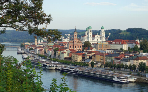 Dreiflüssestadt Passau - Altstadt zwischen Donau und Inn St. Stephandom