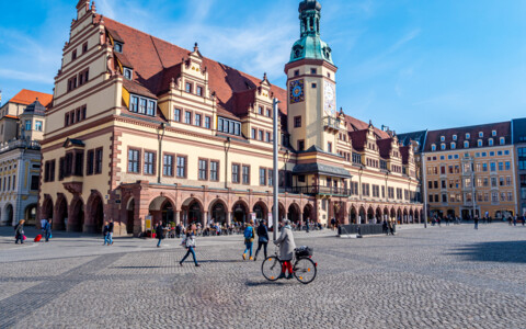 Historisches Altes Rathaus am Leipziger Markt im Zentrum der traditionsreichen Musik- und Messestadt.