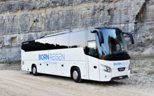 Premium Liner von Born Reisen mit 2+1 Bestuhlung