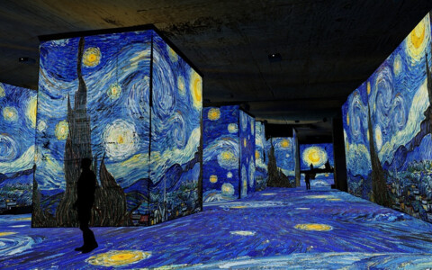 Carrières de Lumières Les Baux de Provence mit Lichtershow im Steinbruch