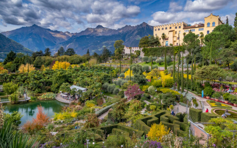 Blühende Gärten von Schloss Trauttmansdorff in Meran, Südtirol