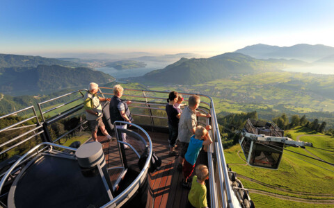 Tagesausflug mit der ersten CabriO Seilbahn aufs Stanserhorn - Ausflugsziele Stans, Luzern, Vierwaldstättersee