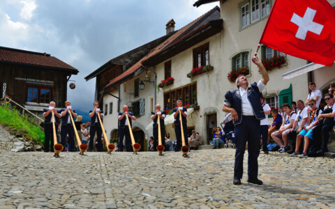 Volksfest in der Stadt Greyerz Gruyère