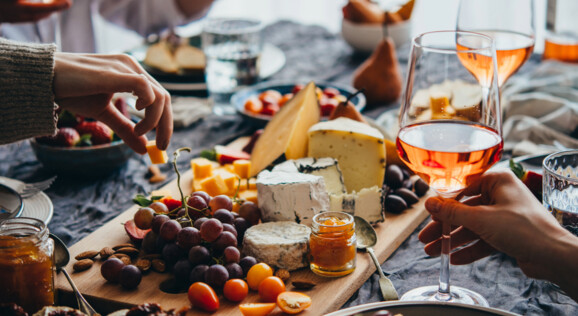 Authentische italienische Küche genießen – Pasta und Wein Köstlichkeiten und festliche Stimmung mit Born Reisen