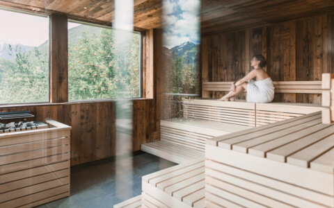 Das ****Hotel Arzlerhof im Pitztal bietet gemütliche Zimmer, Restaurant, Wellnessbereich mit Sauna sowie herrliche Ausblicke auf die Tiroler Bergwelt.