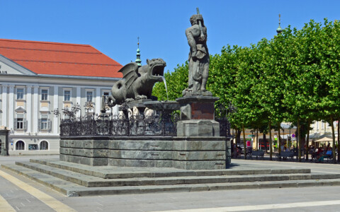Lindwurmbrunnen am Neuen Platz im historischen Zentrum von Klagenfurt am Wörthersee.