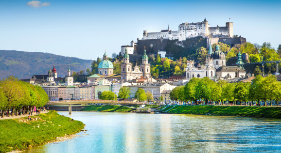 Blick auf die Altstadt von Salzburg mit Festung Hohensalzburg