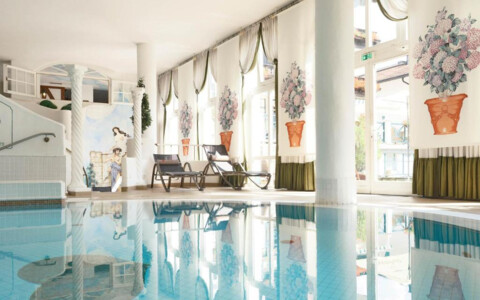 Wellnessbereich im Hotel Moisl mit Pool und Ruheraum