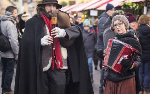 Ein unvergesslicher Ausflug mit Born Reisen zum malerischen Weihnachtsmarkt in Santa Maria Maggiore – Tauchen Sie ein in italienische Handwerkskunst und regionale Spezialitäten vor atemberaubender Alpenkulisse.